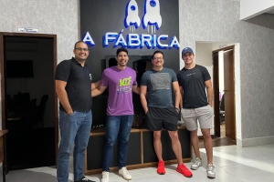 Visita do empresario Edemir Alves na aceleradora A Fábrica
