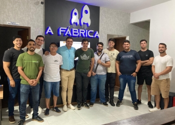 VISITA DOS ACADÊMICOS DA UNIFIPMOC NA A FÁBRICA 